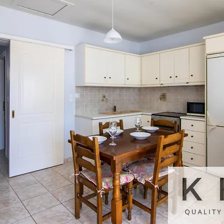 Apergis Traditional In Village! Holiday home