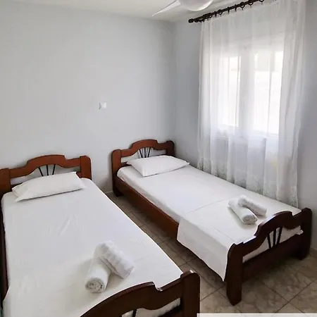 Apergis Traditional In Village! Holiday home